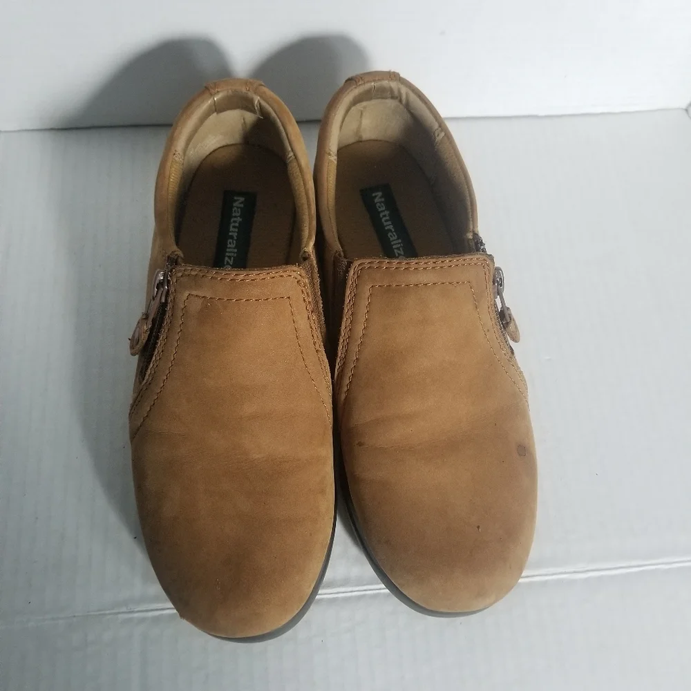 NATURALIZER WOMEN'S LEATHER LOAFERS SIZE 7